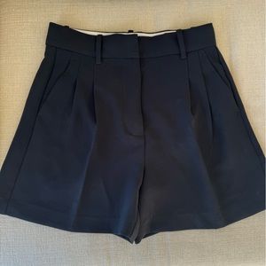 Gorgeous Wilfred shorts